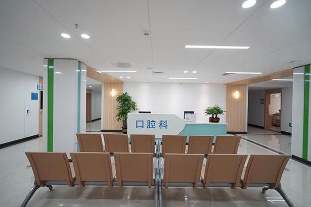 杭州深圳做骨性龅牙矫正，这几家公立医院和专科口碑不错
