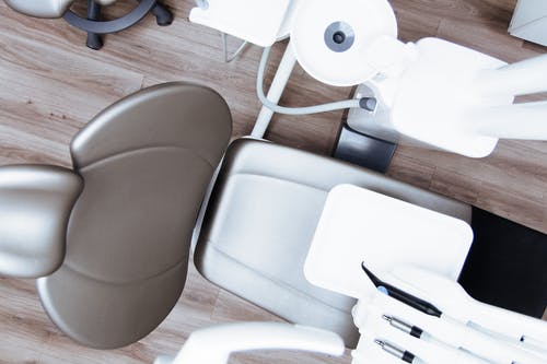杭州40岁矫正牙齿不晚，了解风险与成功关键